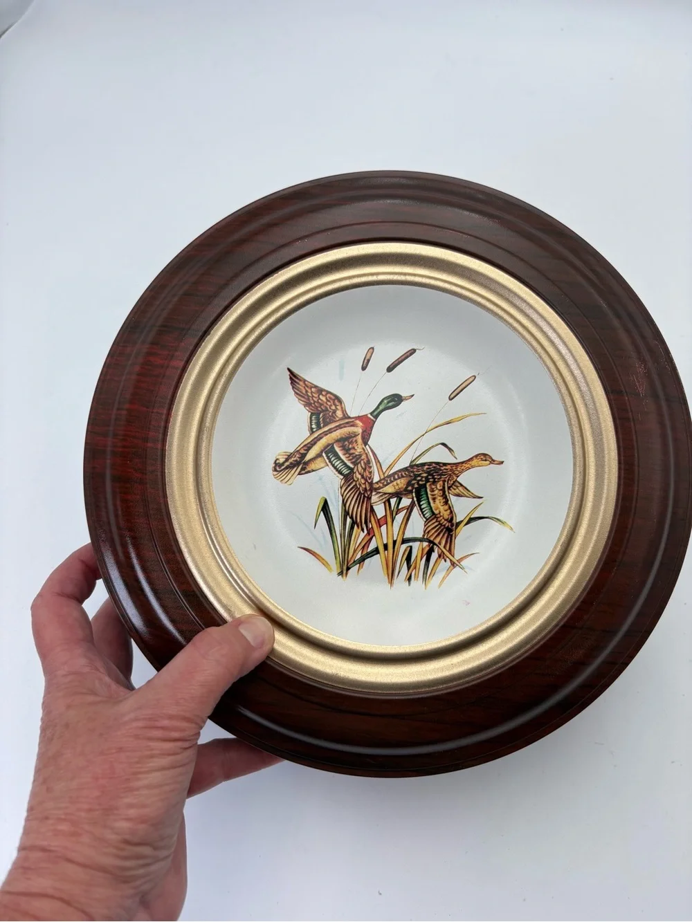 Mid-century Modern Ducks In Flight Large Round Metal Tin